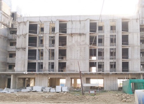 Hostel Block H6 – 5th floor slab casting completed. plaster work in progress.07.06.2022.jpg