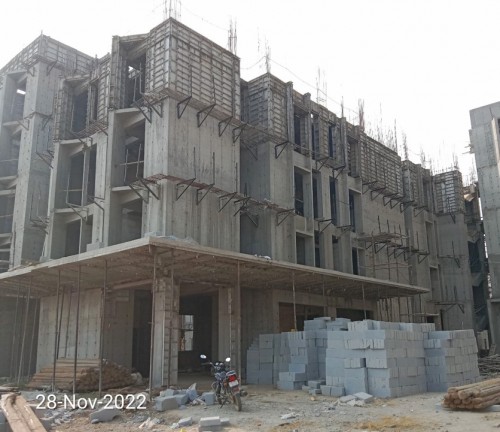 Hostel Block H3 – 3rd-floor wall steel binding & shuttering work in progress.