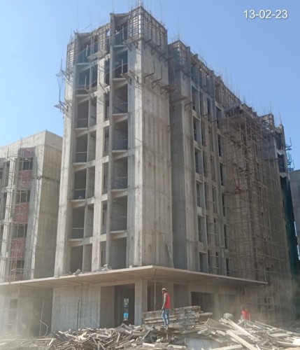 Hostel Block H3 – 7th-floor steel binding and shuttering work in progress. Plaster work in progress.