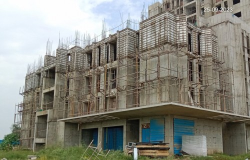 Hostel Block H1 – 2nd-floor SICA exterior wall-filling work in progress.